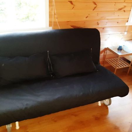 Ovrebo Cozy Cottage In The Woods, Near Dyreparken In Kristiansand, Lake Lolandsvannet المظهر الخارجي الصورة