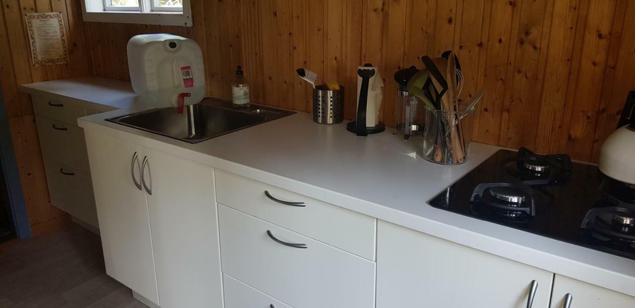 Ovrebo Cozy Cottage In The Woods, Near Dyreparken In Kristiansand, Lake Lolandsvannet المظهر الخارجي الصورة